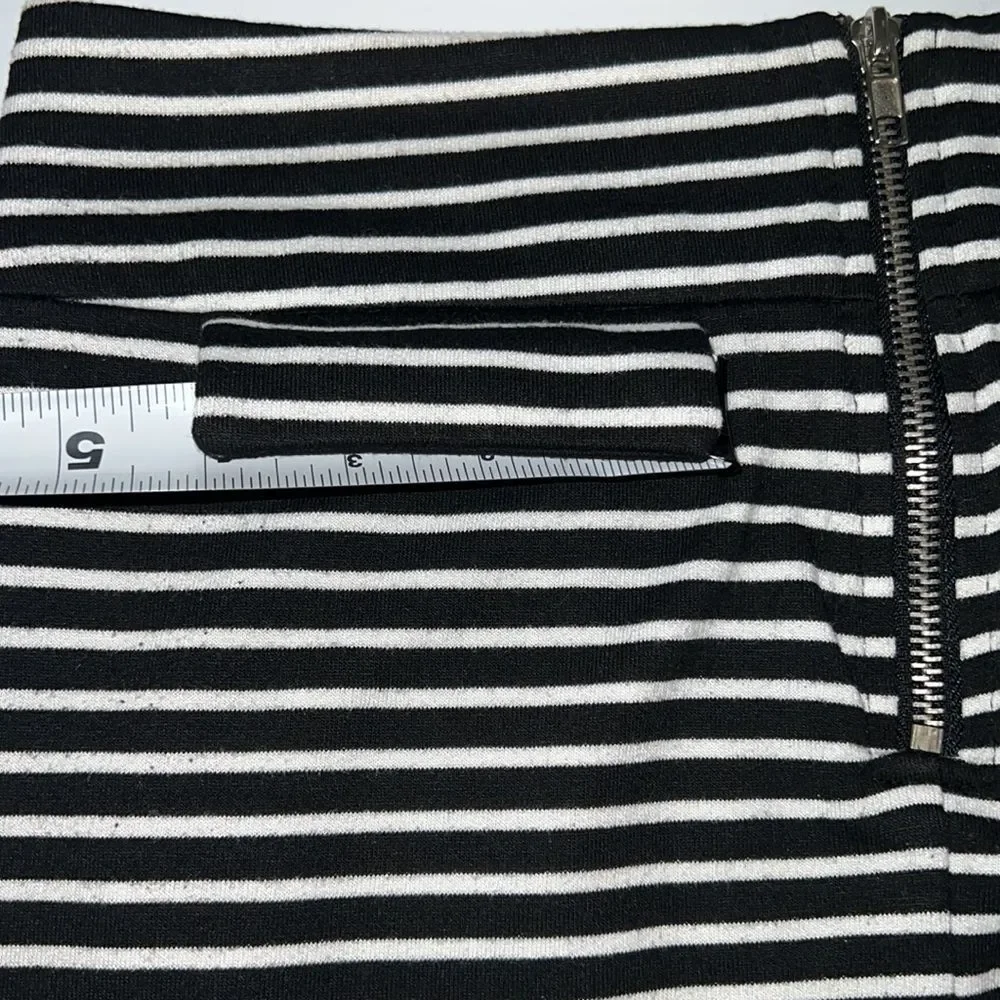 XXI Forever 21 S/P Black & White Geometric Print Stretchy mini skirt w/ pockets - Picture 8 of 9